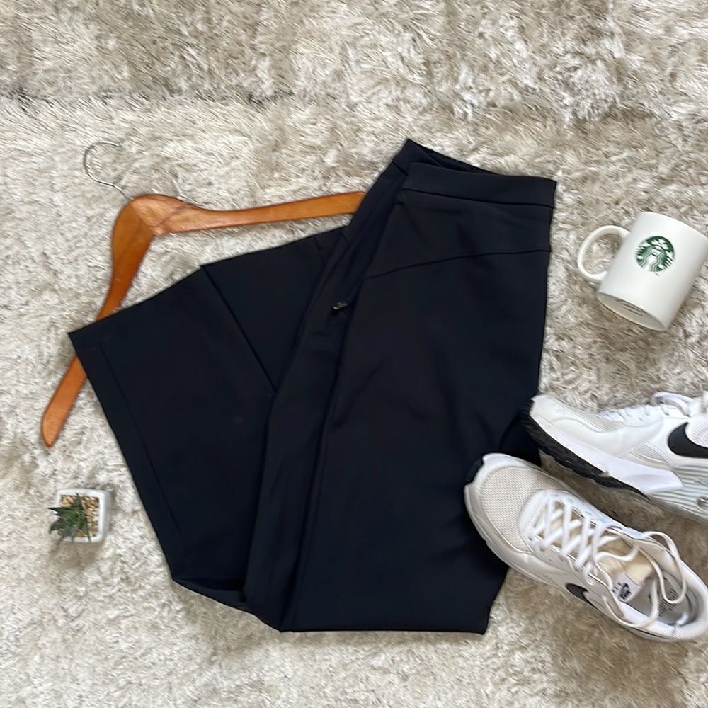 EUC Lululemon On The Move Black Sleek Work Ankle Pants 4